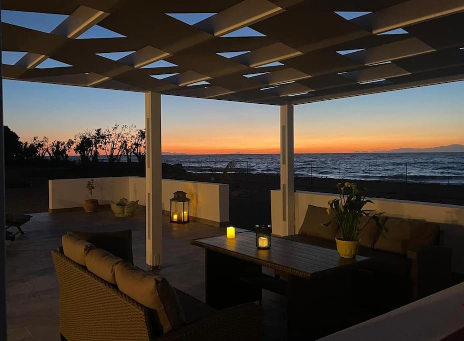 Lambou Beach Sunset Soroni Esterno foto