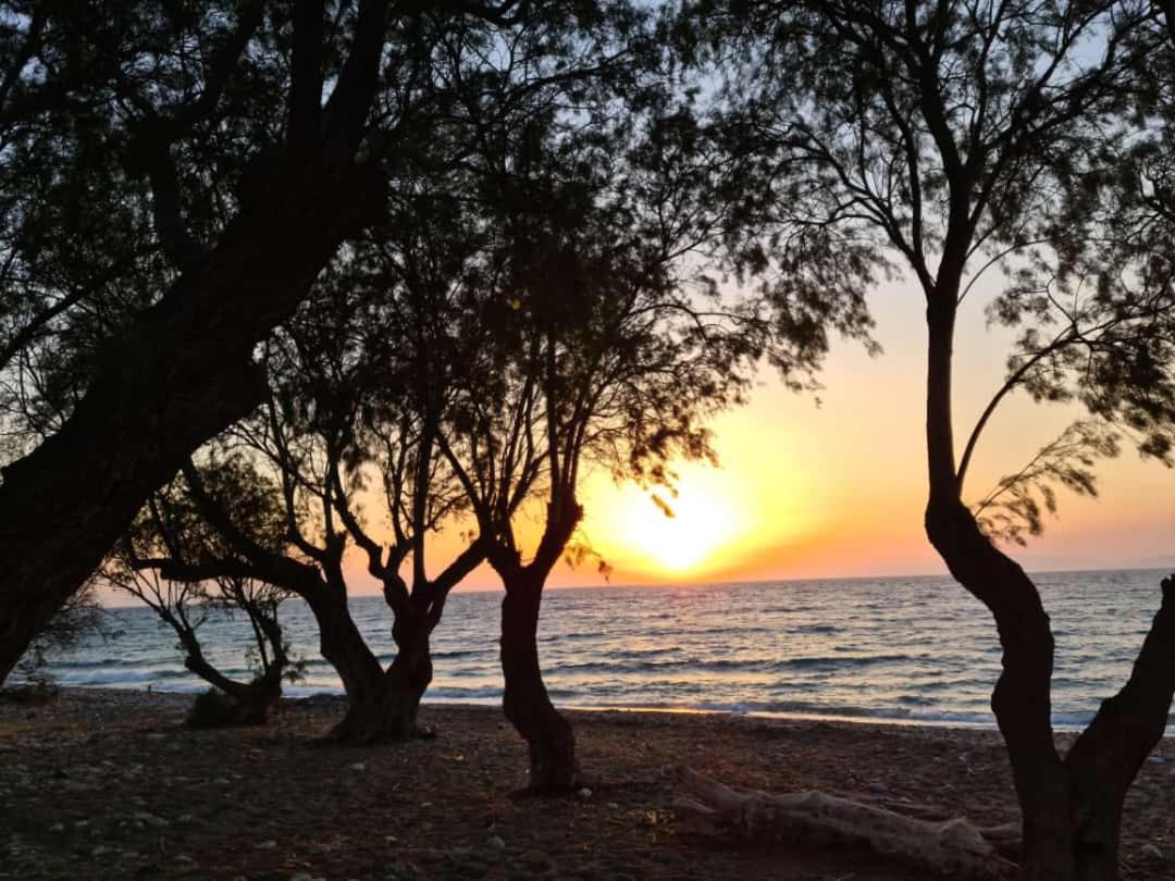 Lambou Beach Sunset Soroni Esterno foto