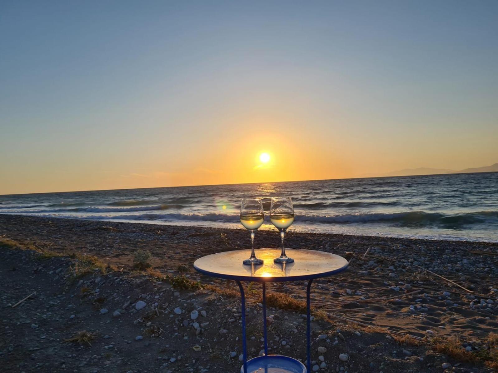 Lambou Beach Sunset Soroni Esterno foto